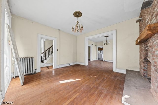 43 Bank St, Sussex Boro, NJ 07461