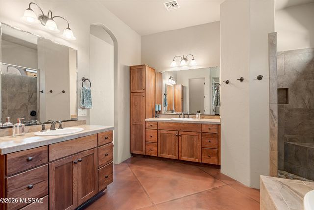 12573 N Fallen Shadows Drive, Marana, AZ 85658