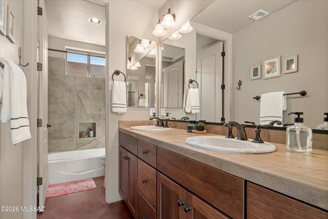 12573 N Fallen Shadows Drive, Marana, AZ 85658