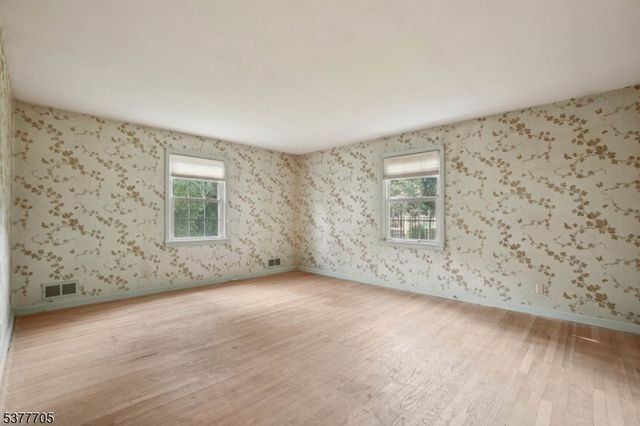 249 Meetinghouse Ln, Mountainside Boro, NJ 07092