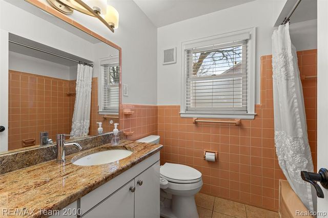 835 S Silvery Lane, Dearborn, MI 48124