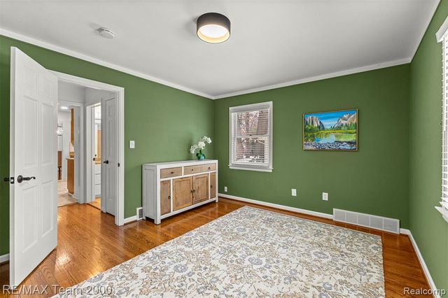 835 S Silvery Lane, Dearborn, MI 48124