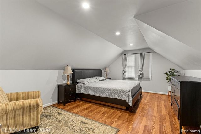 835 S Silvery Lane, Dearborn, MI 48124