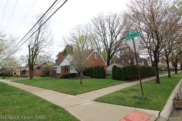 835 S Silvery Lane, Dearborn, MI 48124