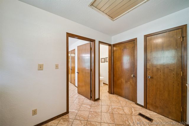 731 Kingfisher Road, Catoosa, OK 74015