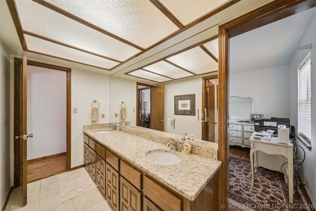 731 Kingfisher Road, Catoosa, OK 74015