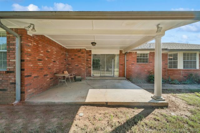731 Kingfisher Road, Catoosa, OK 74015