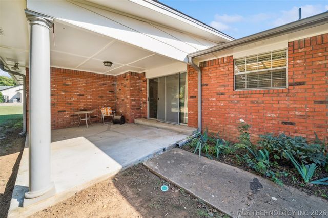 731 Kingfisher Road, Catoosa, OK 74015