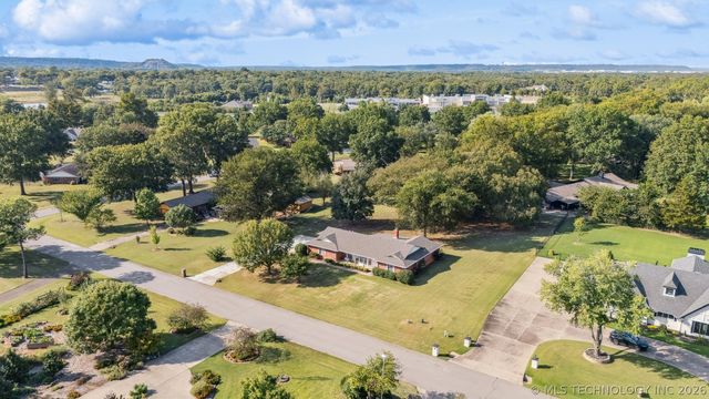 731 Kingfisher Road, Catoosa, OK 74015
