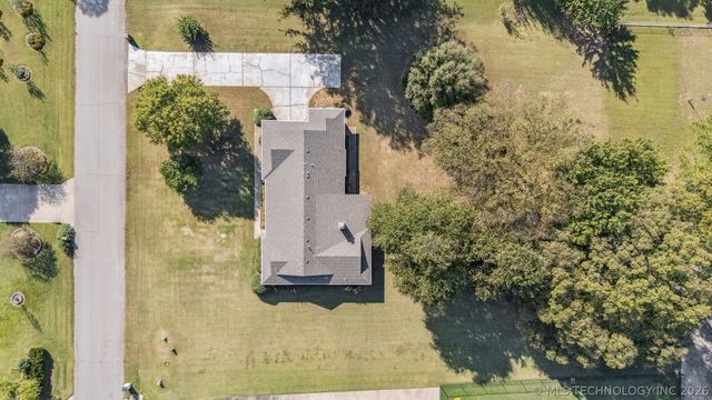 731 Kingfisher Road, Catoosa, OK 74015