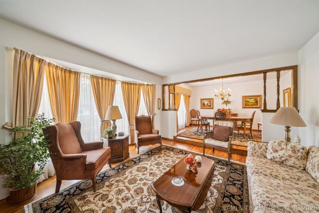 731 Kingfisher Road, Catoosa, OK 74015