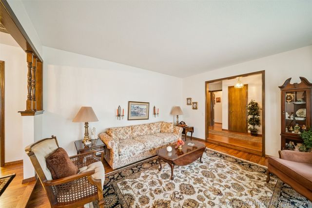 731 Kingfisher Road, Catoosa, OK 74015