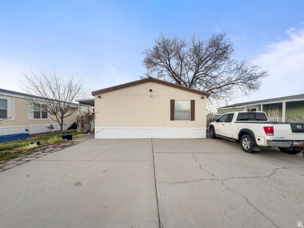 7032 W APALOOSA DR #24, West Valley City, UT 84128 — photo 2