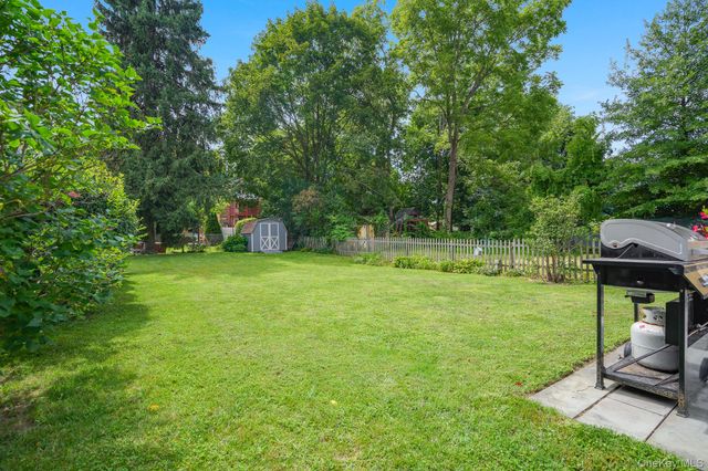 25 Taylor Avenue, Poughkeepsie, NY 12601