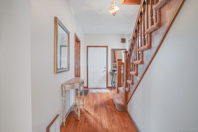 25 Taylor Avenue, Poughkeepsie, NY 12601
