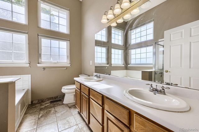 3000 E 112th Avenue 100, Northglenn, CO 80233