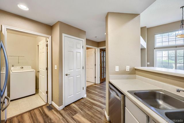 3000 E 112th Avenue 100, Northglenn, CO 80233