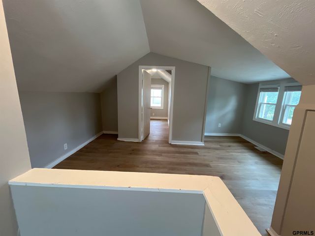 1025 S 28th Street, Omaha, NE 68105
