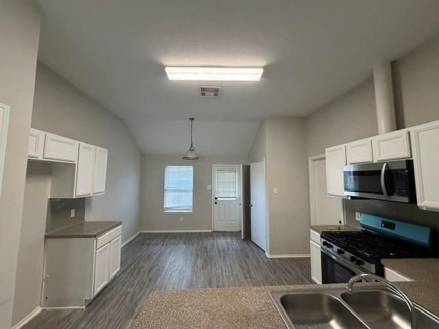 4211 Buras Pass Lane, Houston, TX 77045