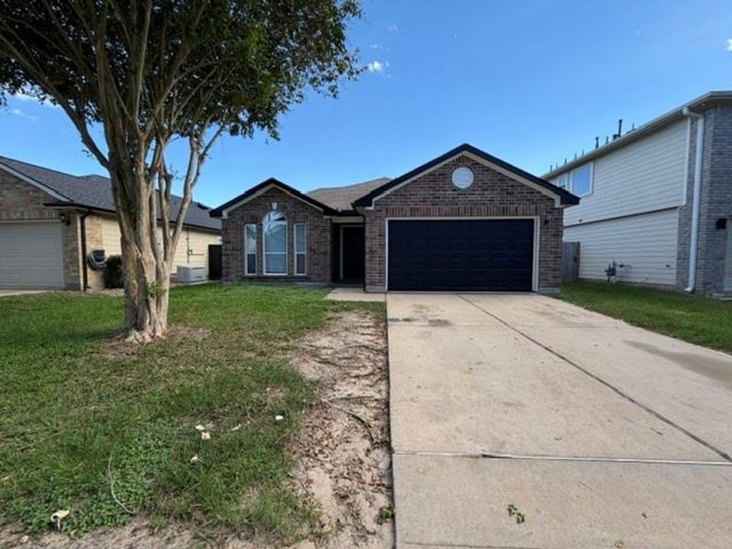 4211 Buras Pass Lane, Houston, TX 77045