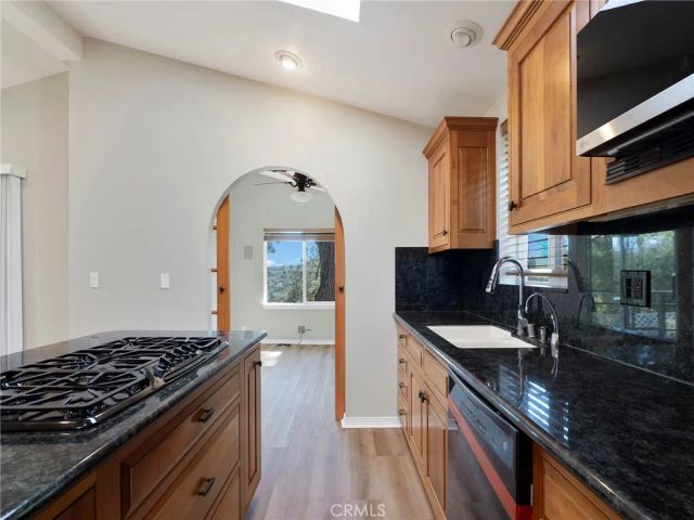 126 Pueblo Lane, Topanga, CA 90290
