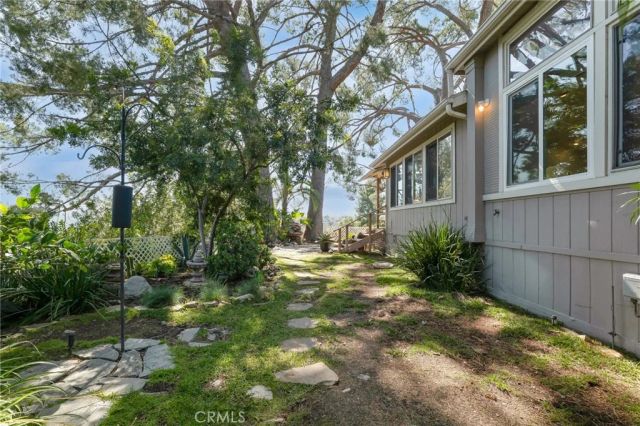 126 Pueblo Lane, Topanga, CA 90290