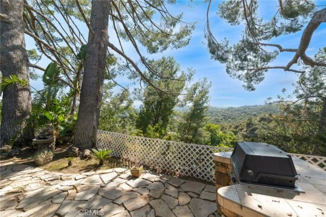 126 Pueblo Lane, Topanga, CA 90290