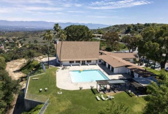 126 Pueblo Lane, Topanga, CA 90290
