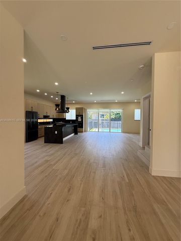 3326 Elizabeth Street, Miami, FL 33133