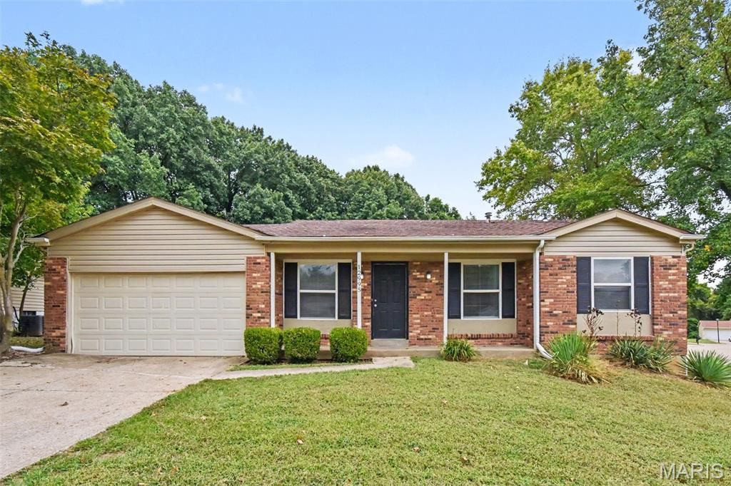 12995 Verwood Drive, Florissant, MO 63033