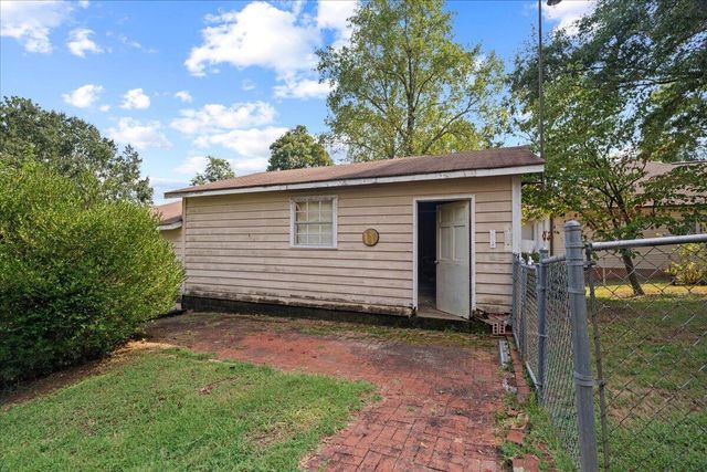 2606 W Hillview Drive, Dalton, GA 30721