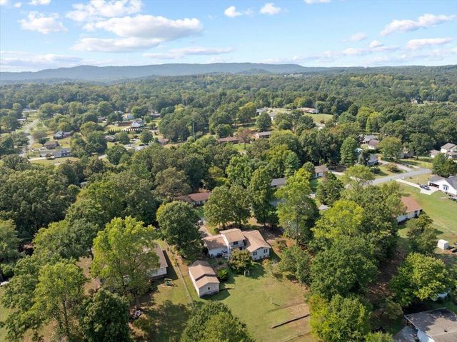 2606 W Hillview Drive, Dalton, GA 30721
