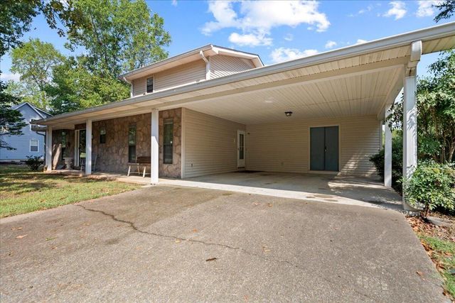 2606 W Hillview Drive, Dalton, GA 30721
