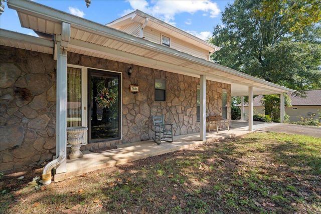 2606 W Hillview Drive, Dalton, GA 30721
