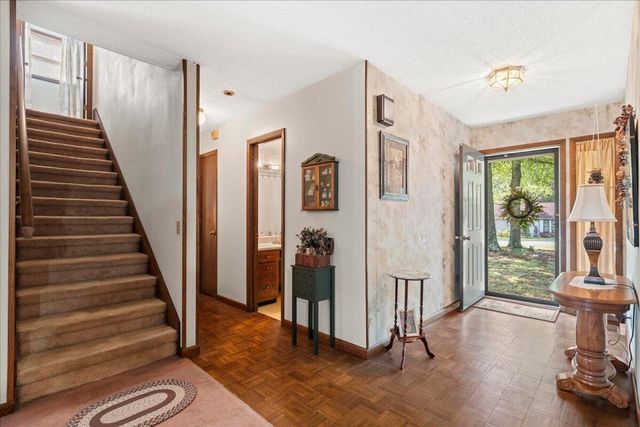 2606 W Hillview Drive, Dalton, GA 30721