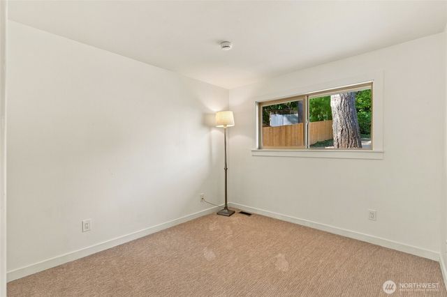 10233 8th Avenue SW, Seattle, WA 98146