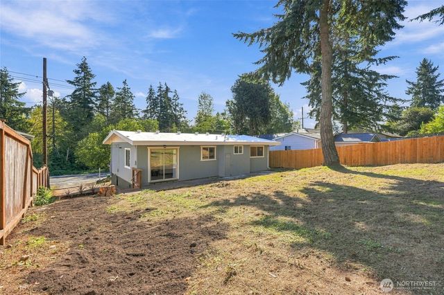 10233 8th Avenue SW, Seattle, WA 98146