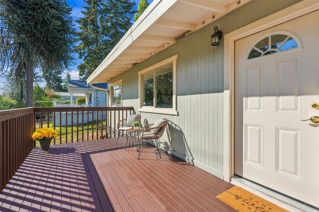 10233 8th Avenue SW, Seattle, WA 98146