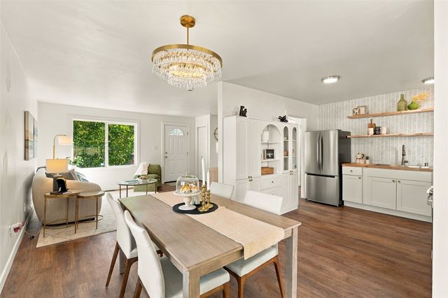 10233 8th Avenue SW, Seattle, WA 98146