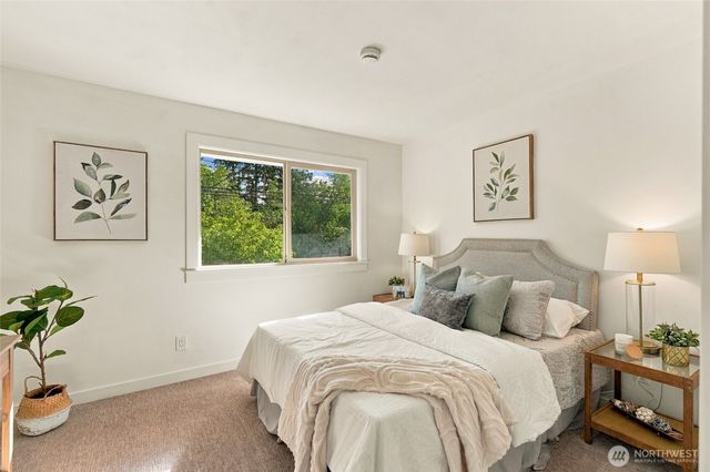 10233 8th Avenue SW, Seattle, WA 98146