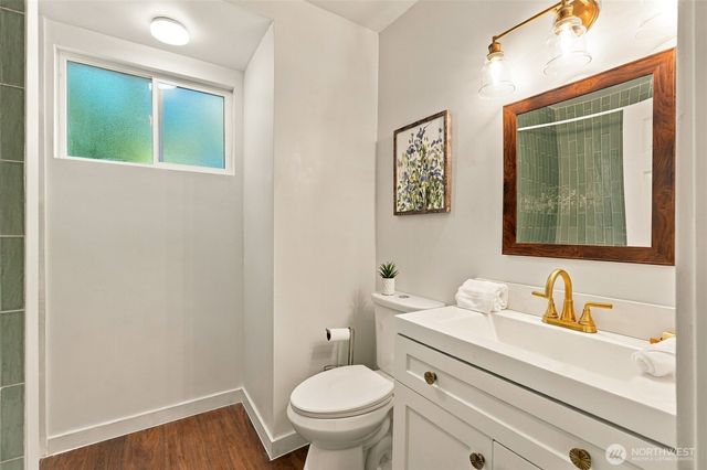 10233 8th Avenue SW, Seattle, WA 98146
