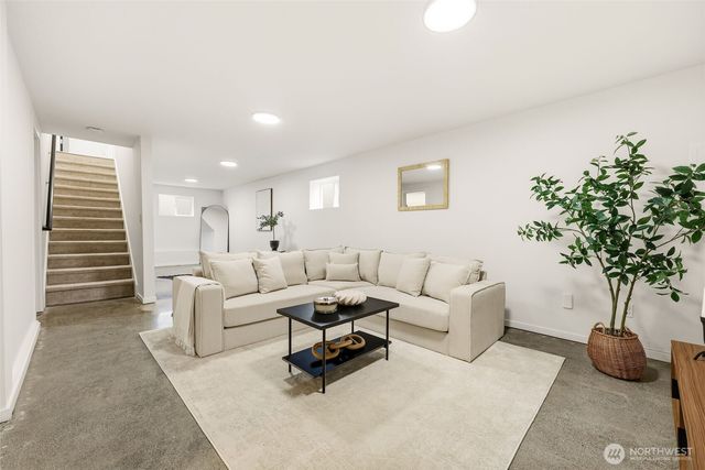 7922 9th Avenue SW, Seattle, WA 98106