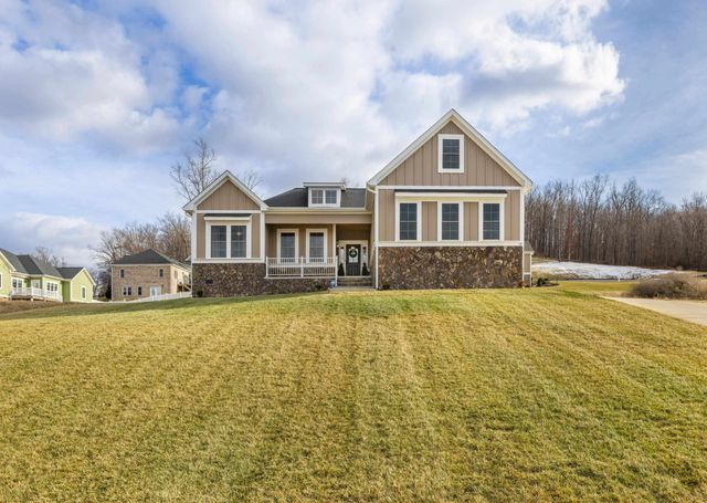 45 ROLLING OAKS DR, Fishersville, VA 22939
