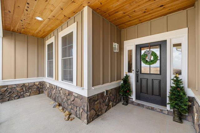 45 ROLLING OAKS DR, Fishersville, VA 22939