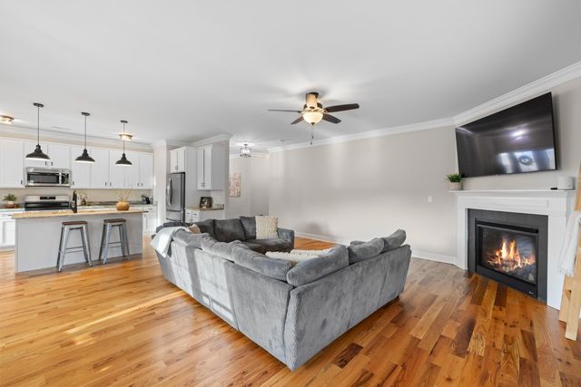 45 ROLLING OAKS DR, Fishersville, VA 22939