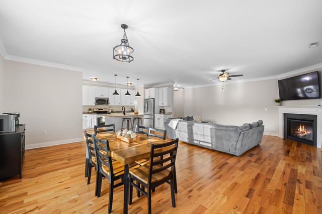 45 ROLLING OAKS DR, Fishersville, VA 22939