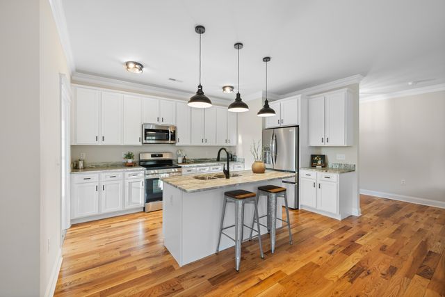 45 ROLLING OAKS DR, Fishersville, VA 22939