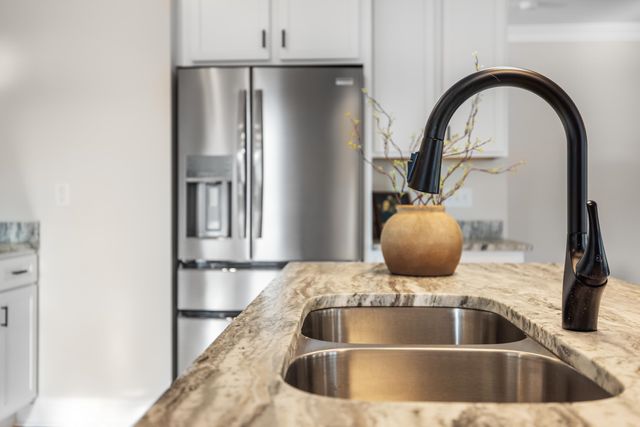 45 ROLLING OAKS DR, Fishersville, VA 22939