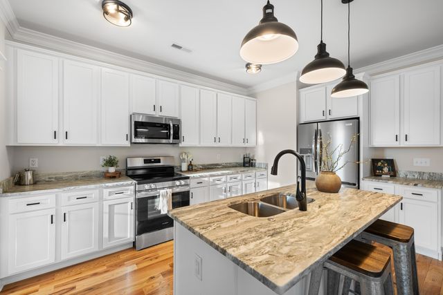 45 ROLLING OAKS DR, Fishersville, VA 22939