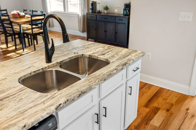 45 ROLLING OAKS DR, Fishersville, VA 22939